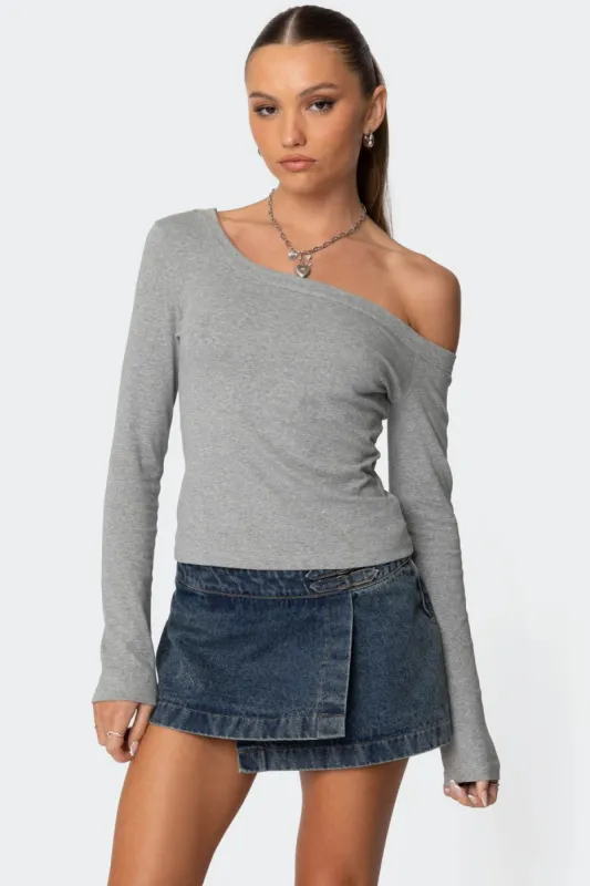 Adelaine Asymmetric Top sold by Edikted