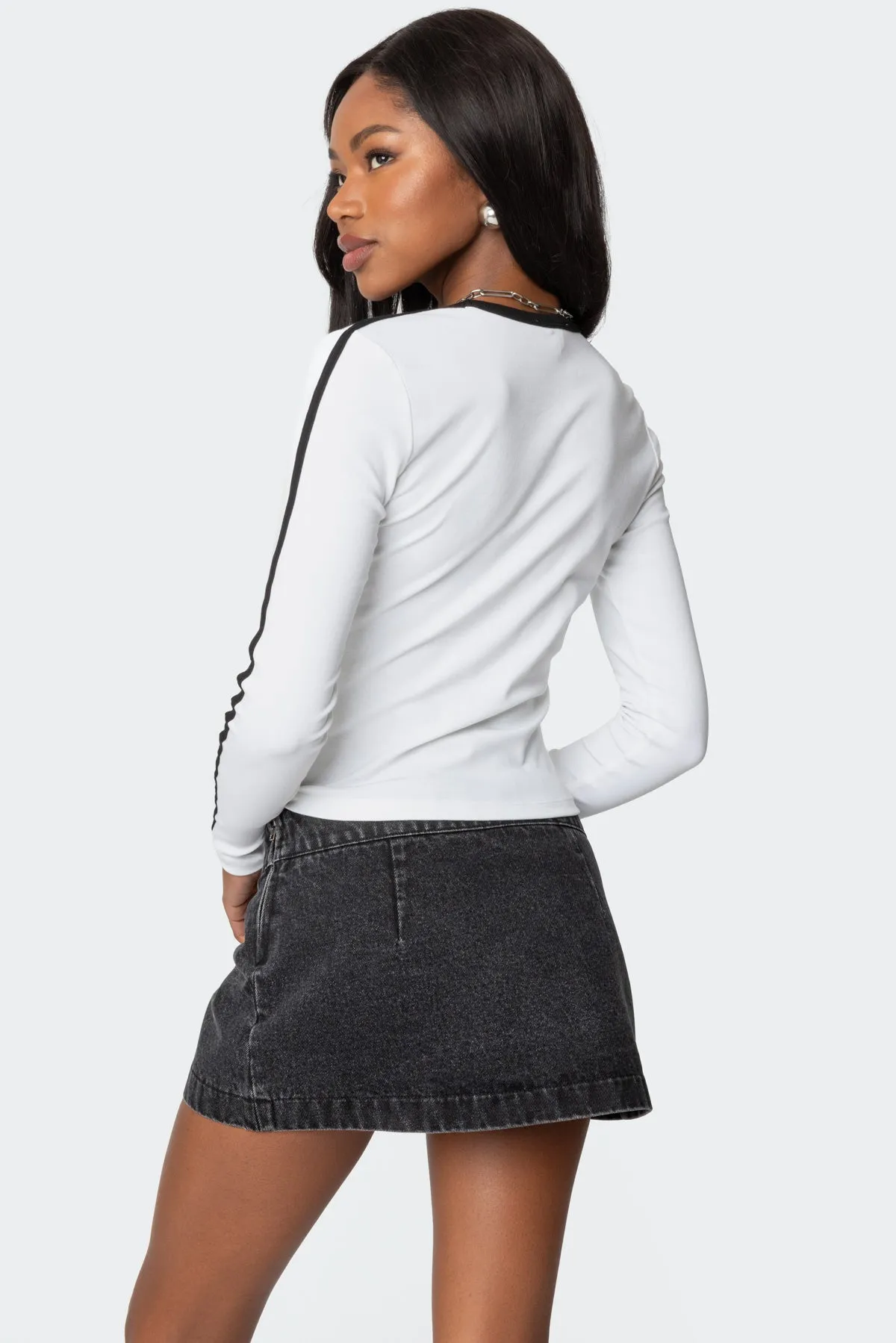 Contrast V Neck Long Sleeve T Shirt sold by Edikted product image thumbnail 4