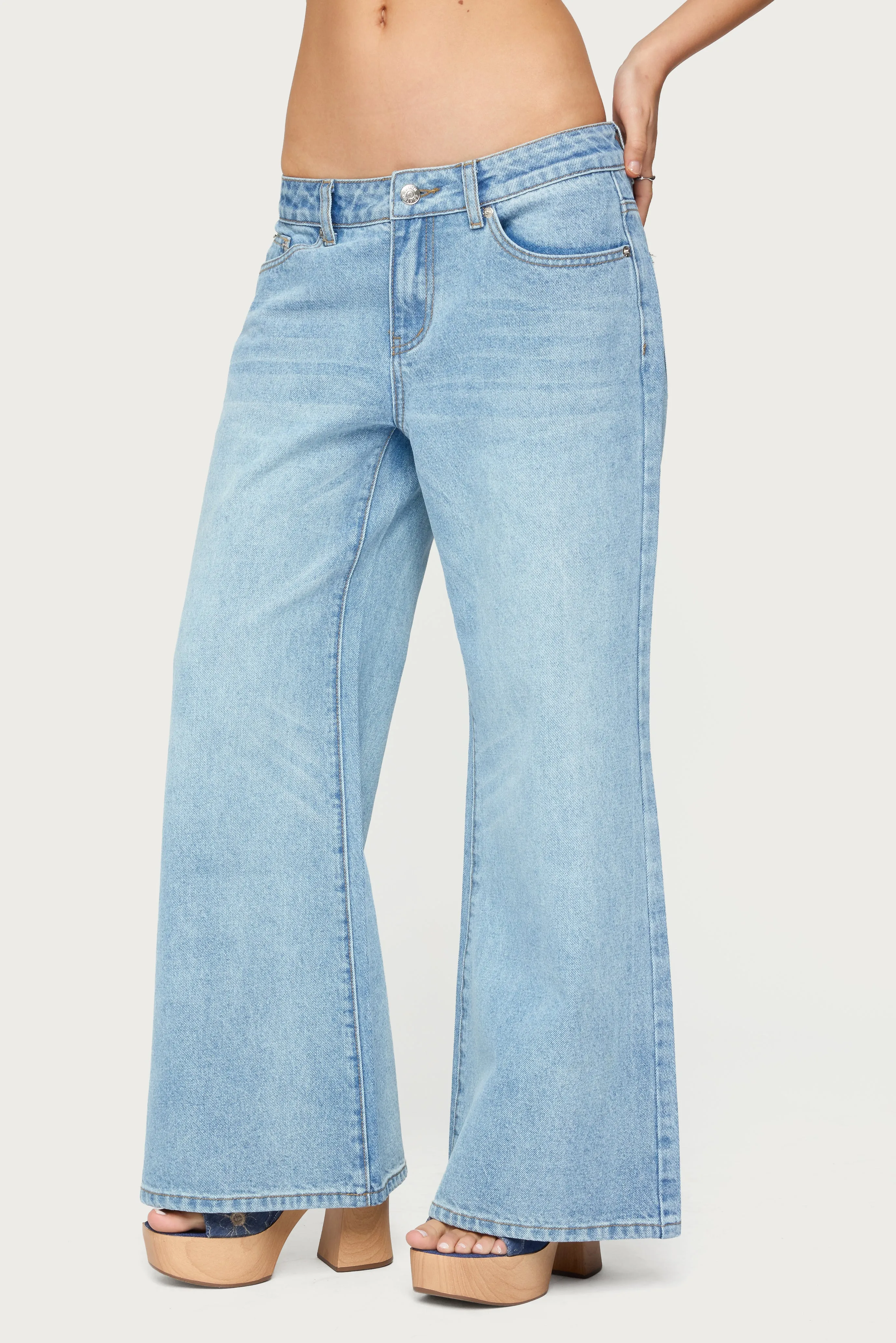 Petite Low Rise Wide Leg Jeans sold by Edikted product image thumbnail 4
