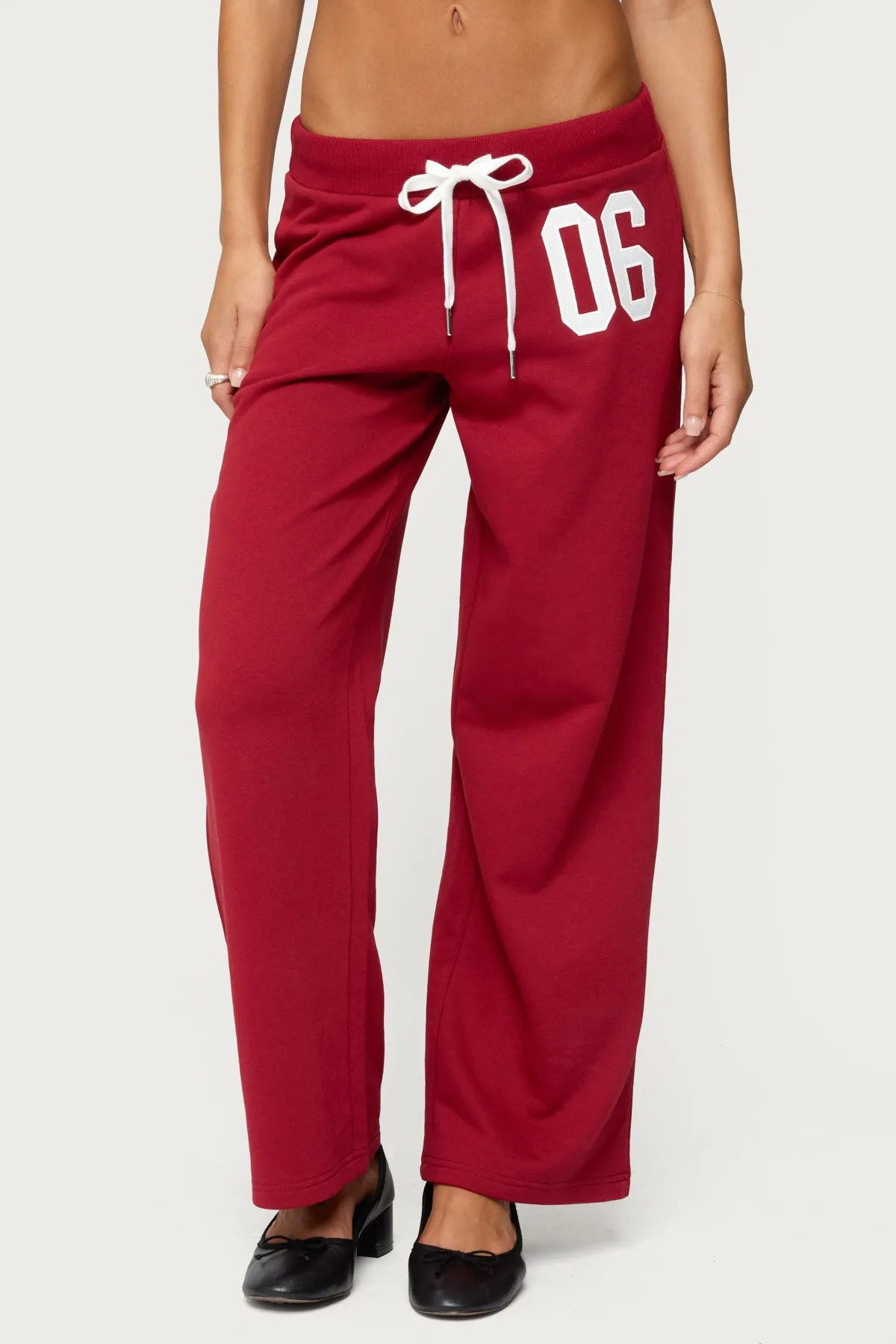 Petite 06 Sweatpants sold by Edikted product image thumbnail 2