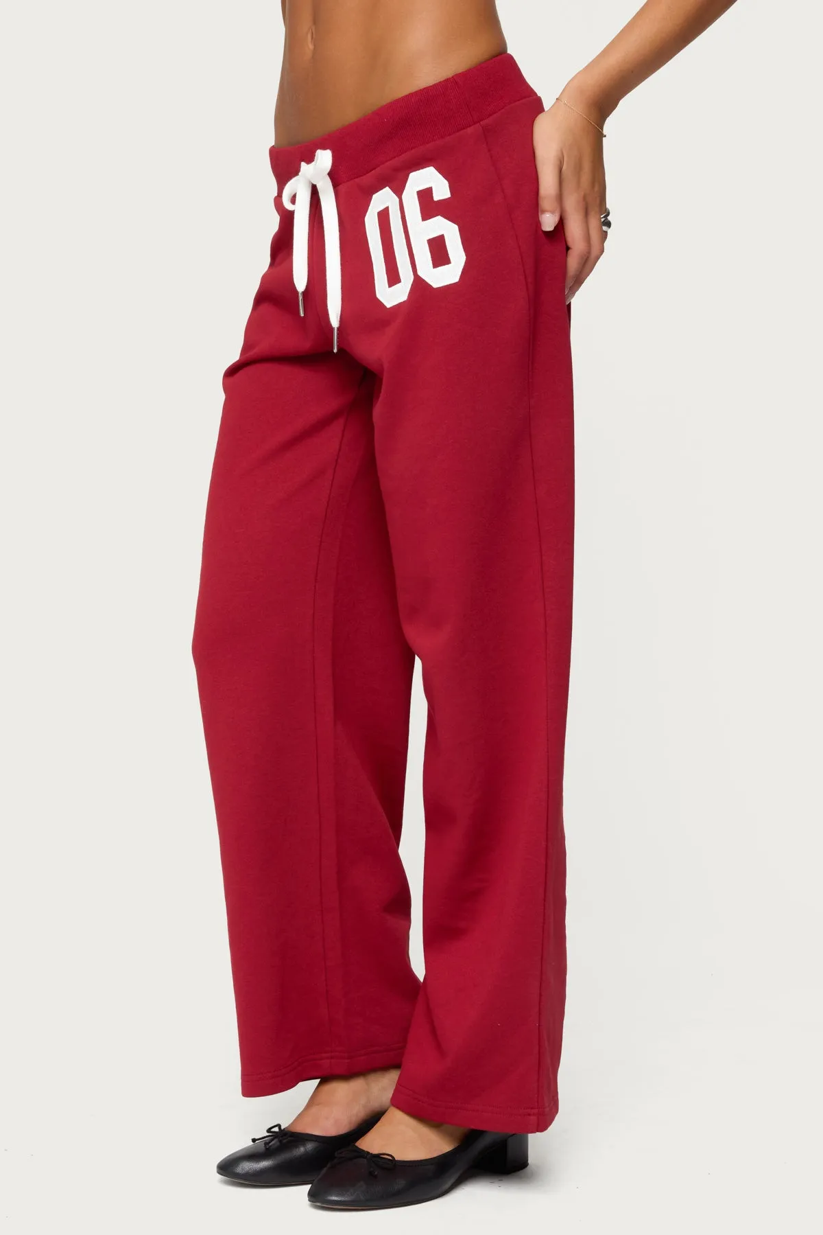 Petite 06 Sweatpants sold by Edikted product image thumbnail 4