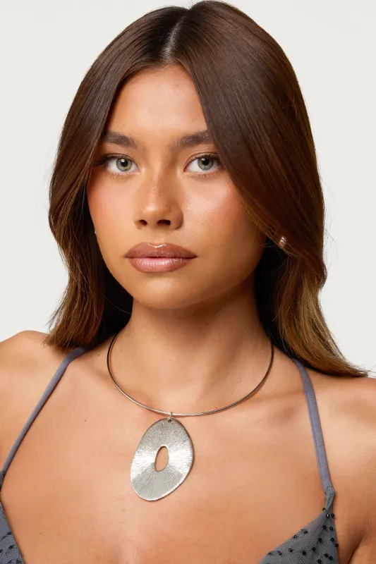 Abstract Pendant Cuff Necklace sold by Edikted