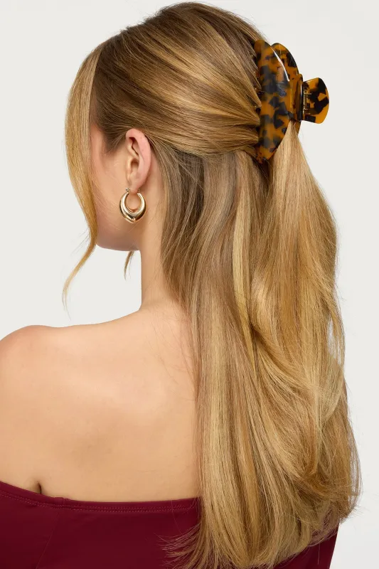 Tortoise Claw Clip sold by Edikted