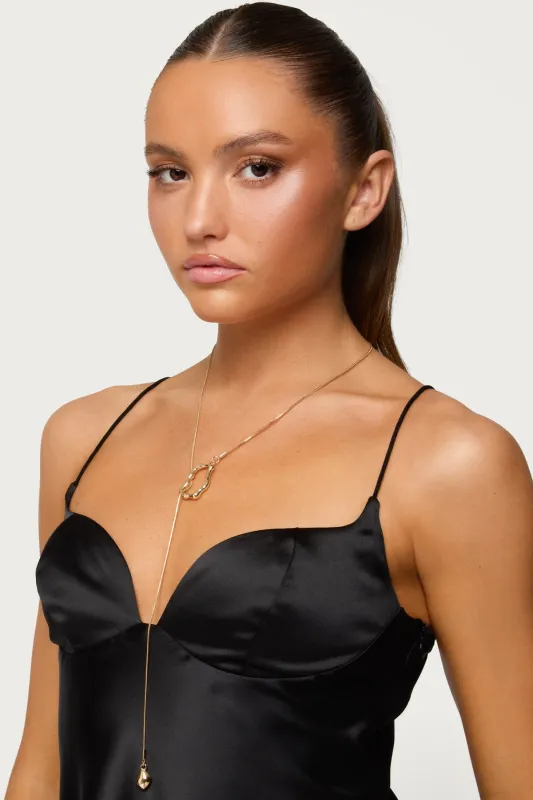 Abstract Pendant Cascading Necklace sold by Edikted