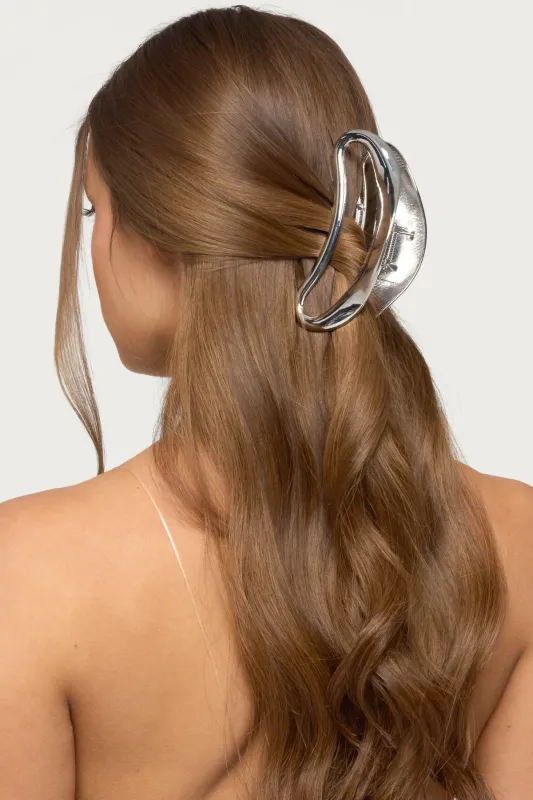 Cover Girl Claw Clip sold by Edikted