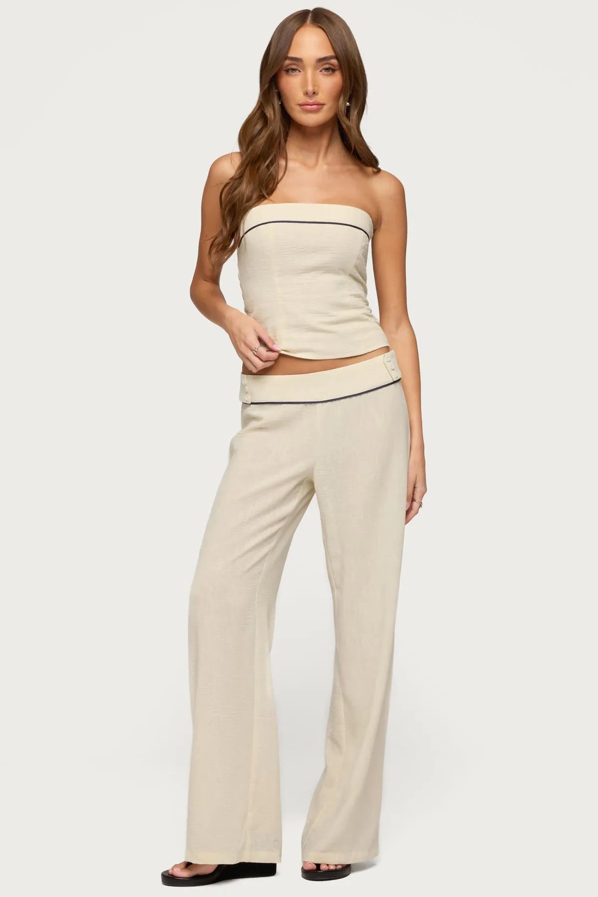 Dorine Contrast Woven Strapless Top sold by Edikted product image thumbnail 5