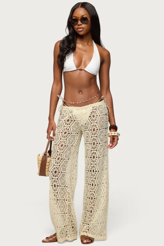Amrita Baggy Crochet Pants made by Edikted