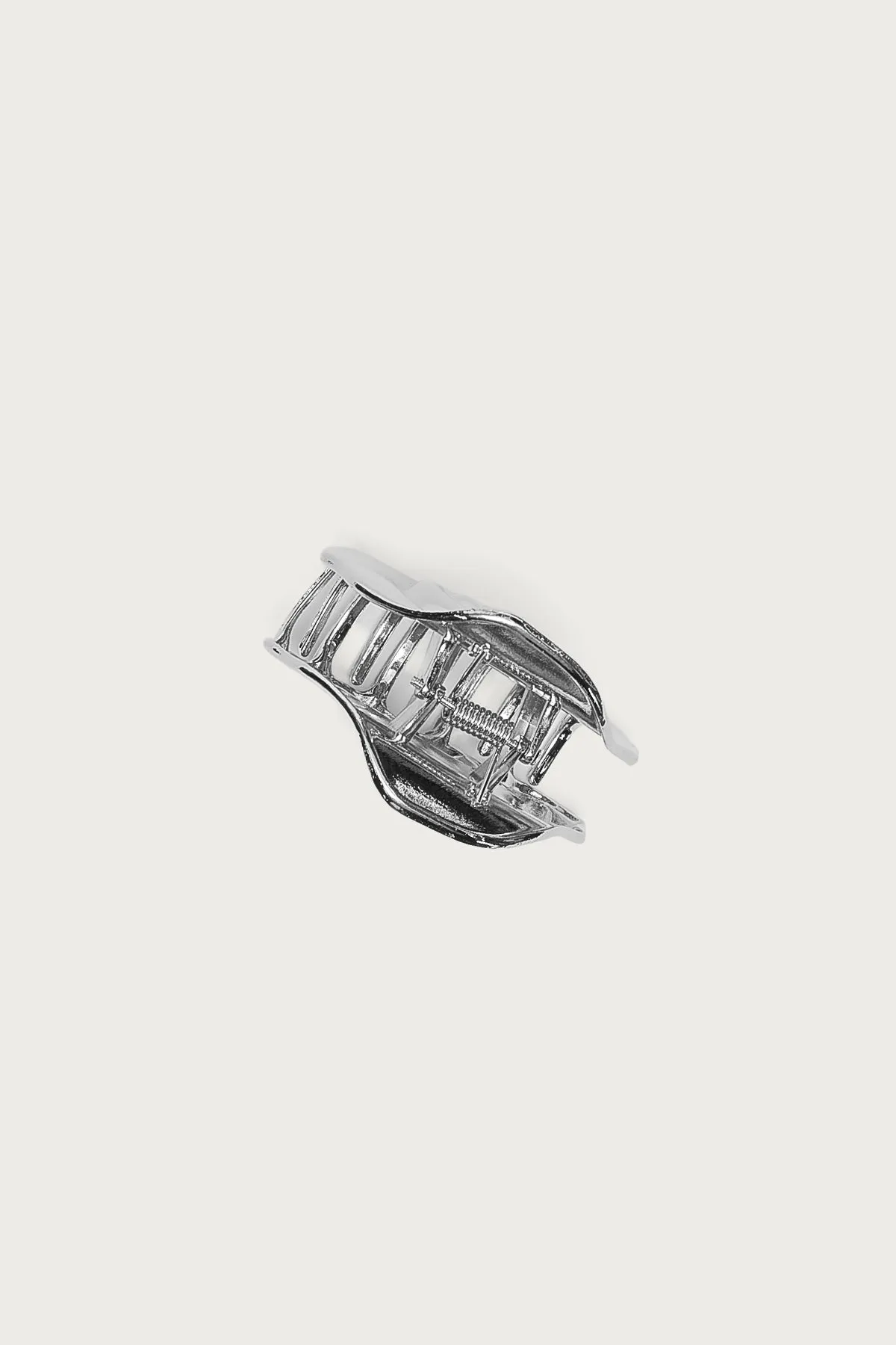 Coastal Claw Clip sold by Edikted product image thumbnail 3