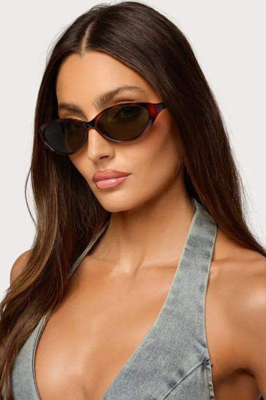 All Day Round Sunglasses made by Edikted