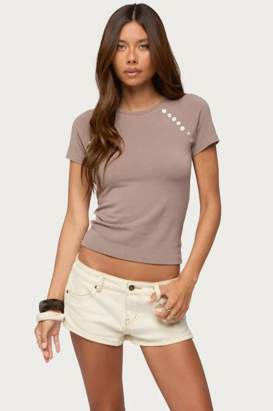 Rowan Iridescent Button Raglan T Shirt made by Edikted