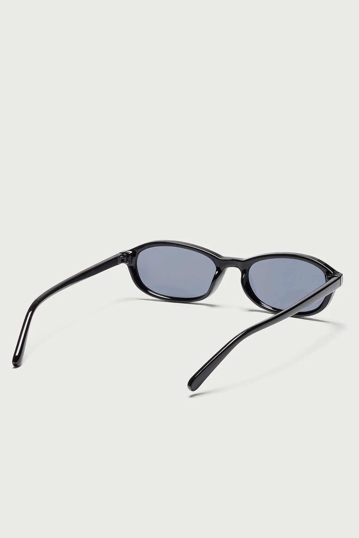 Laurielle Oval Sunglasses sold by Edikted product image thumbnail 4
