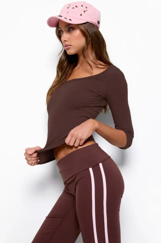 Desi Scoop Neck Three-Quarter Sleeve Top made by Edikted