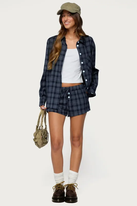 Alessa Plaid Shorts made by Edikted