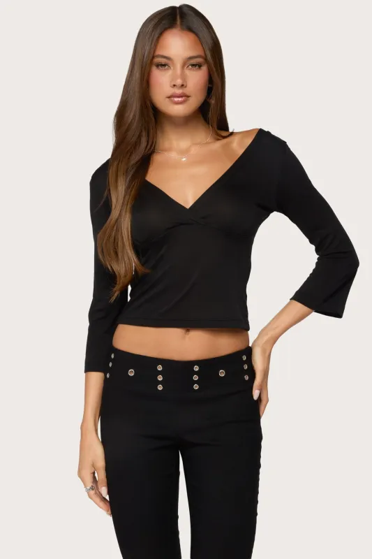 Mar V Neck Three-Quarter Sleeve Top made by Edikted