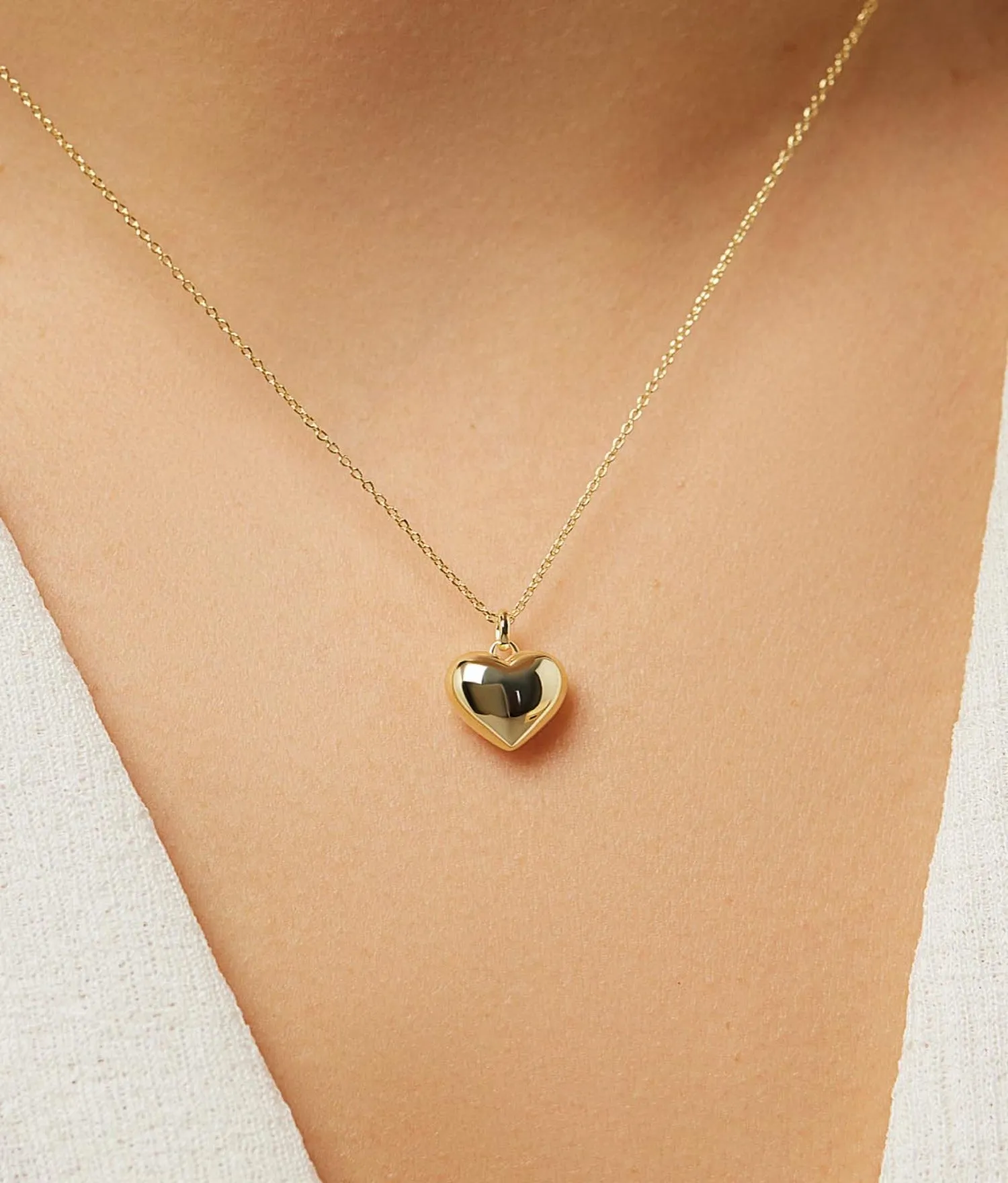 Lev Small Gold Heart Necklace sold by Andie product image thumbnail 2
