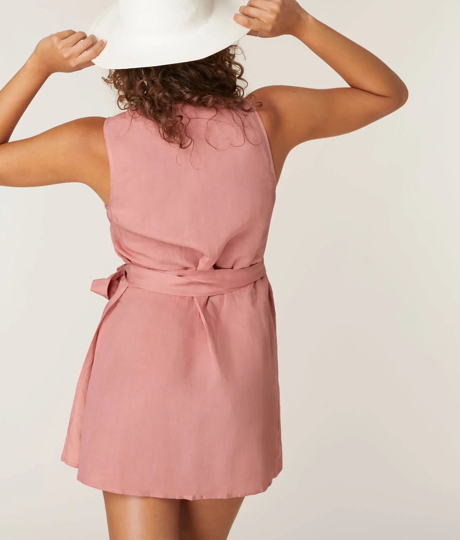 The Cacela Dress - Linen - Sunset (Archive) sold by Andie product image thumbnail 2