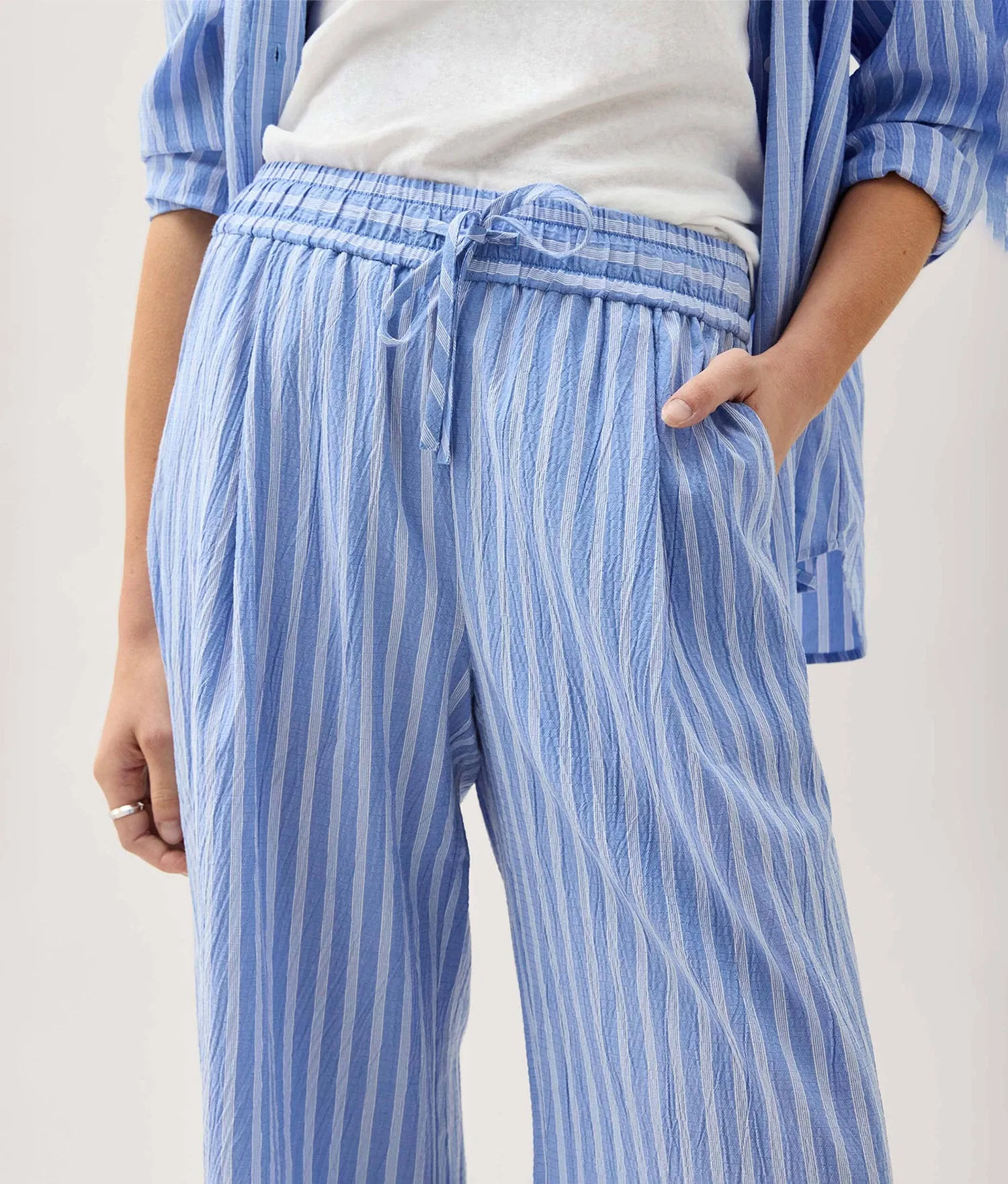 Palermo Drawstring Pant | Richer Poorer sold by Andie product image thumbnail 3
