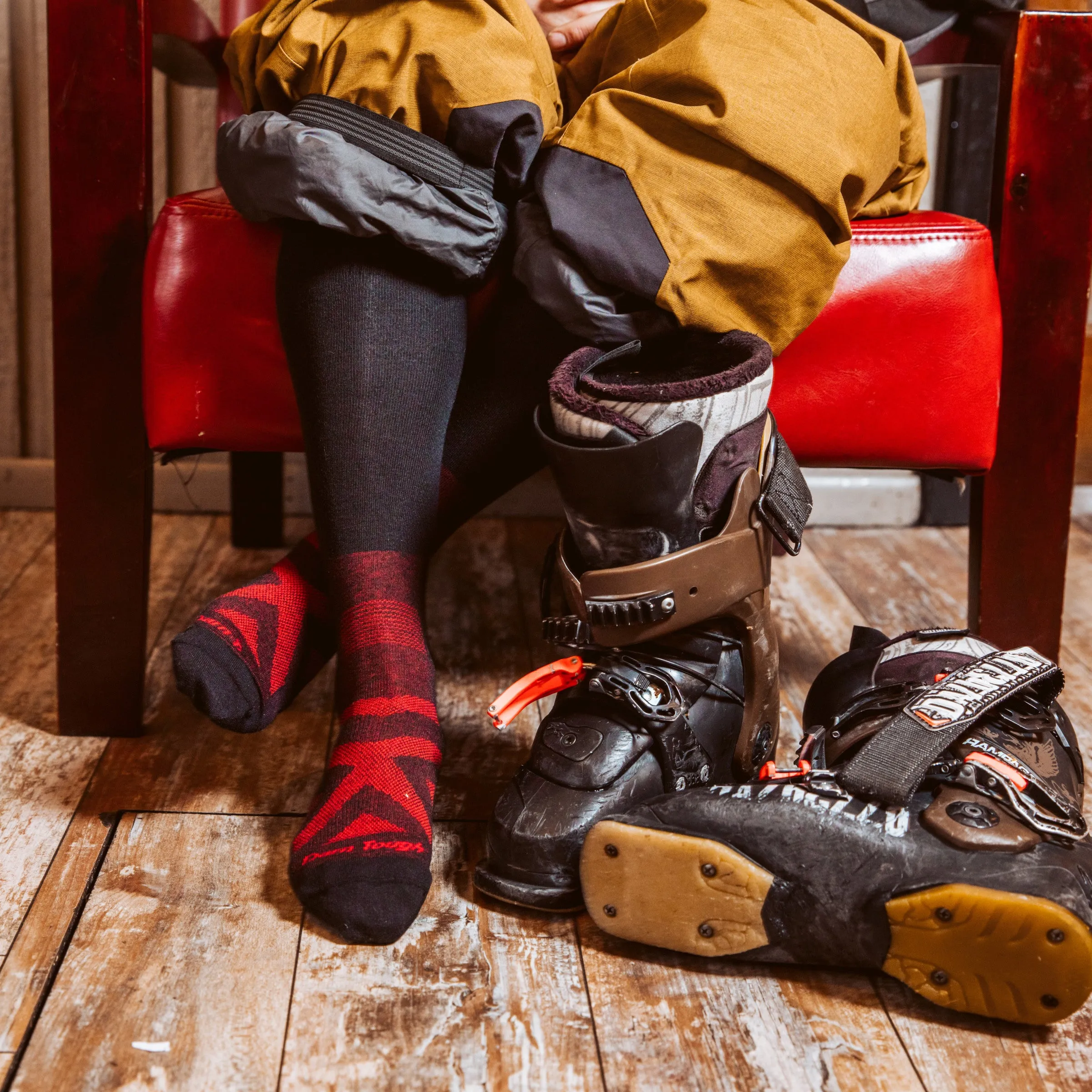 Men's Thermolite® RFL Over-the-Calf  Ultra-Lightweight Ski & Snowboard Sock sold by Darn Tough Vermont product image thumbnail 4