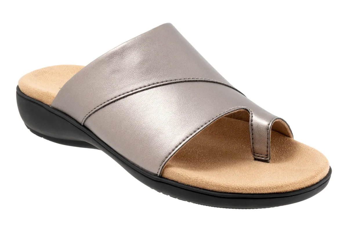 Regina sold by The Walking Company