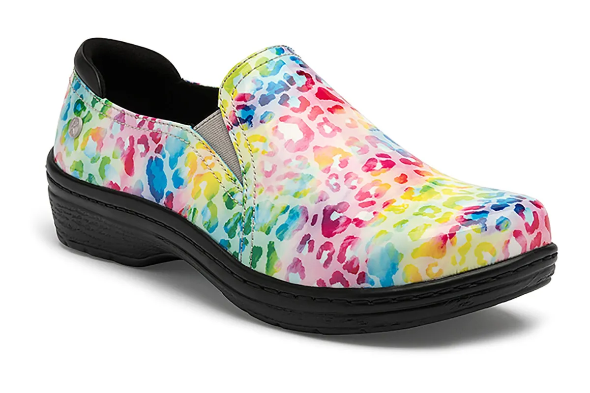 Moxy sold by The Walking Company