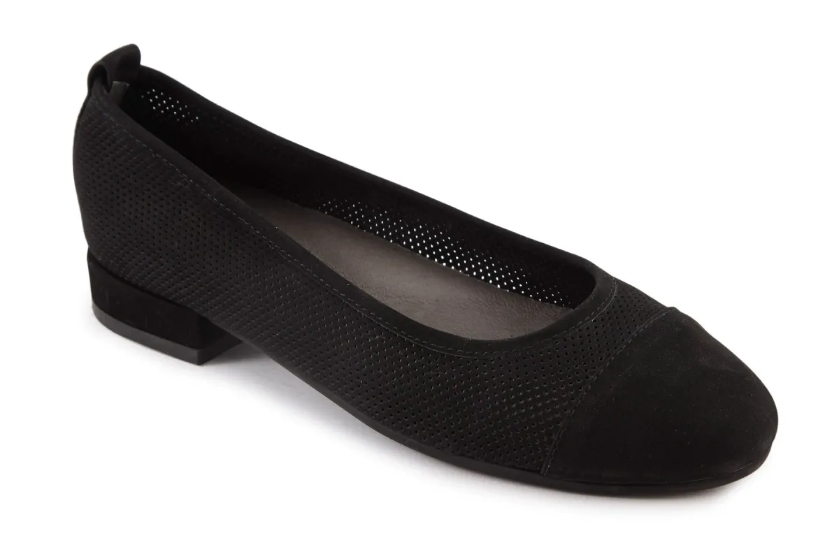 Melida sold by The Walking Company