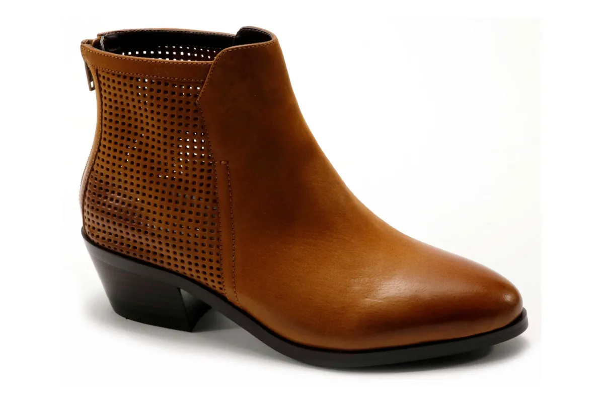 Kaci sold by The Walking Company