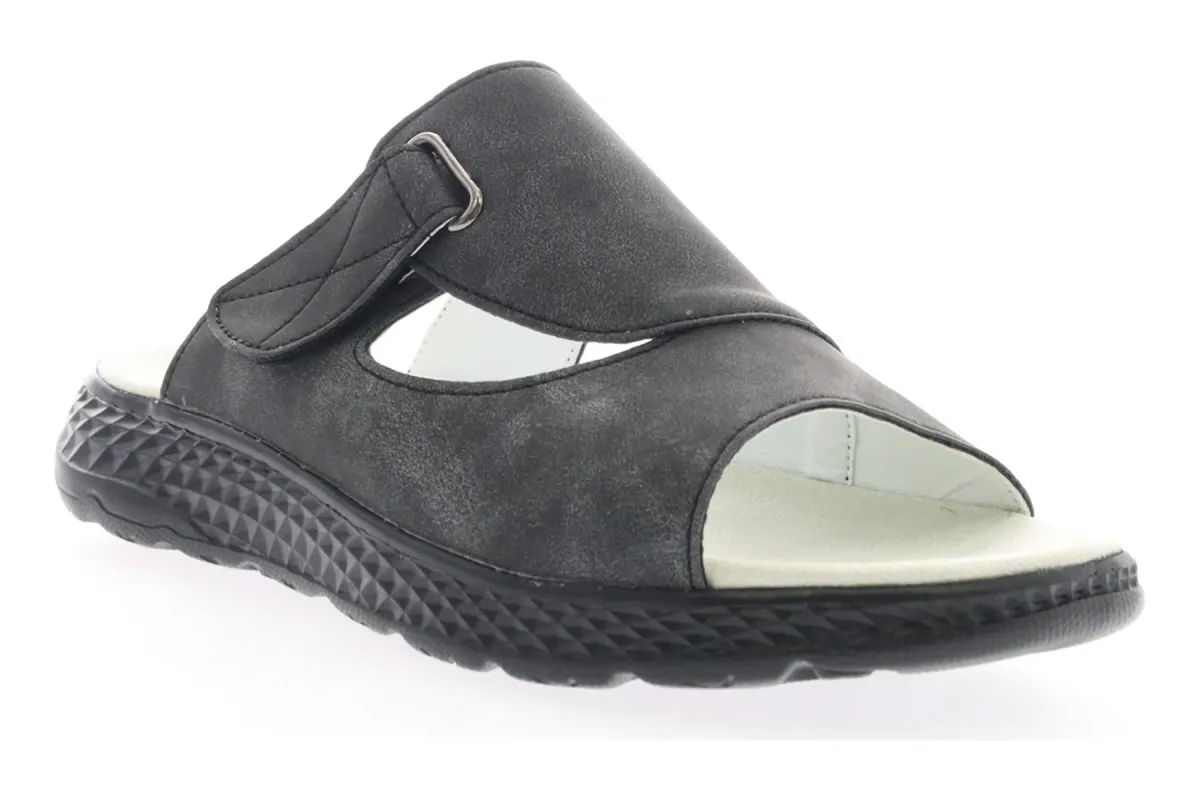 Travelactiv Sedona sold by The Walking Company