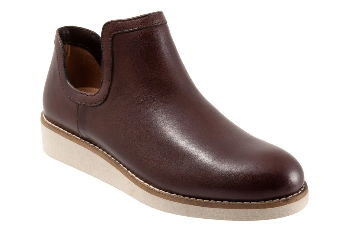 Woodbury sold by The Walking Company