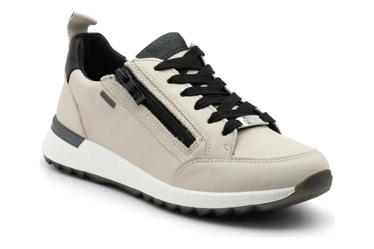 Victoria sold by The Walking Company