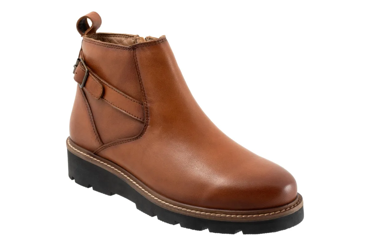 Waneta sold by The Walking Company