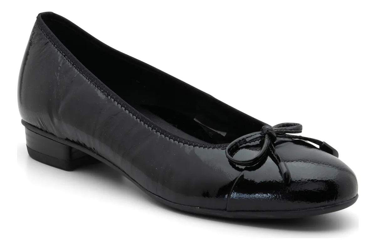 Belinda sold by The Walking Company