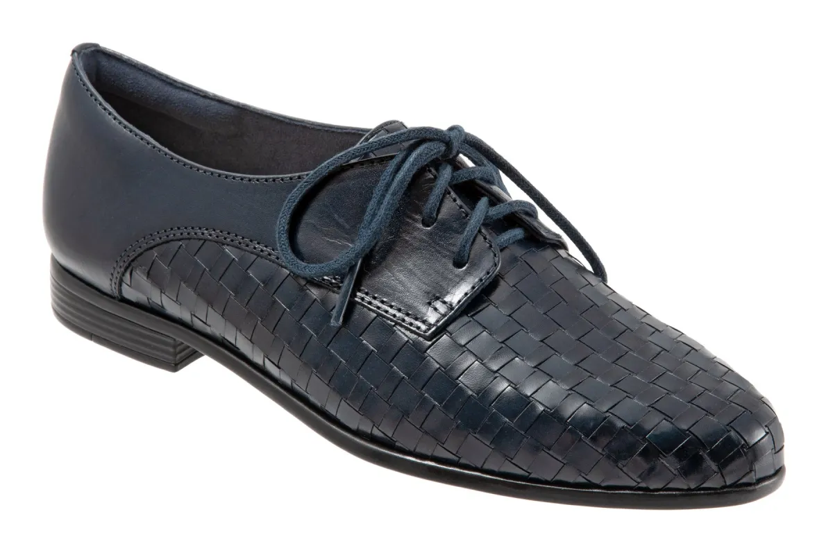 Lizzie sold by The Walking Company