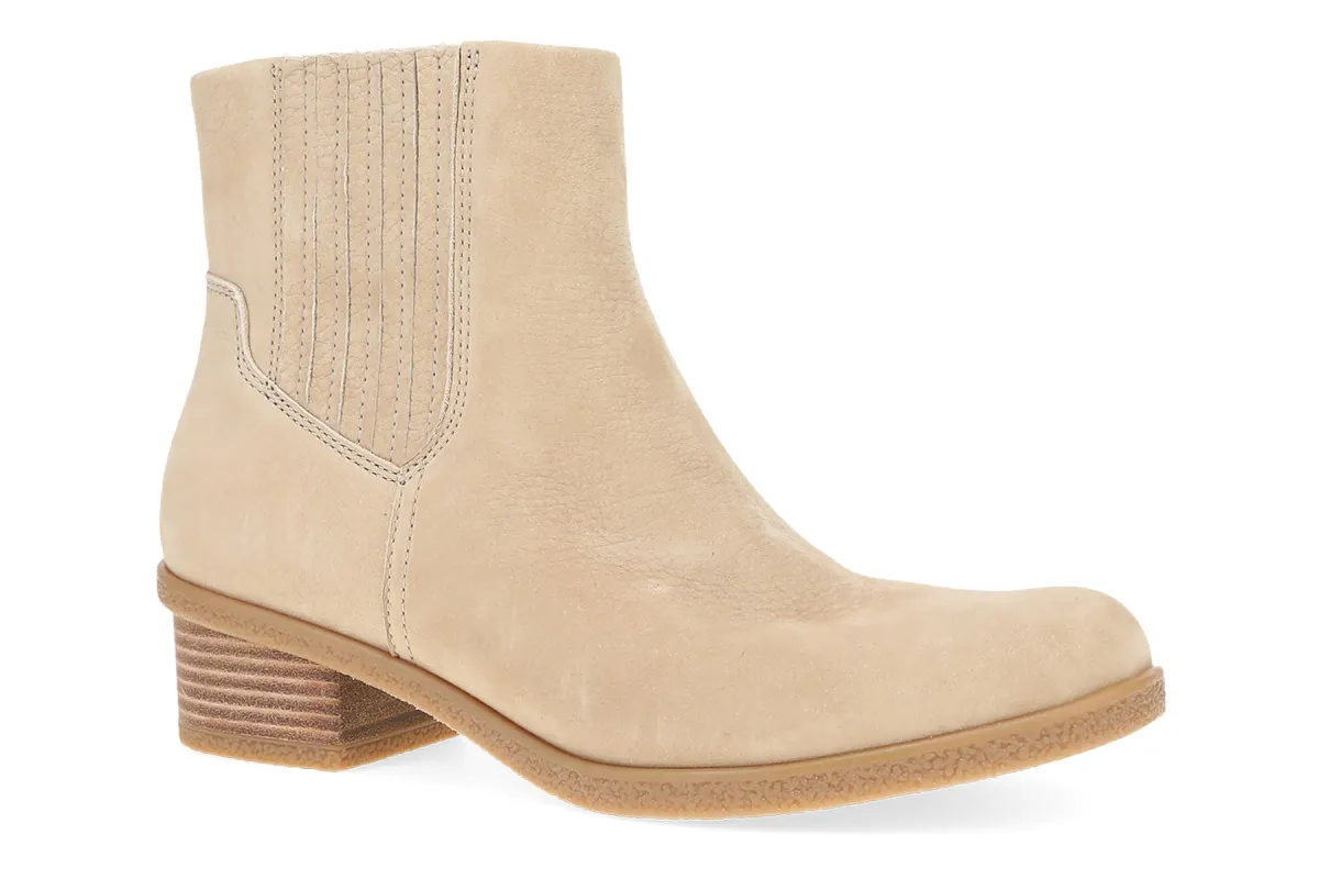 Daisie sold by The Walking Company