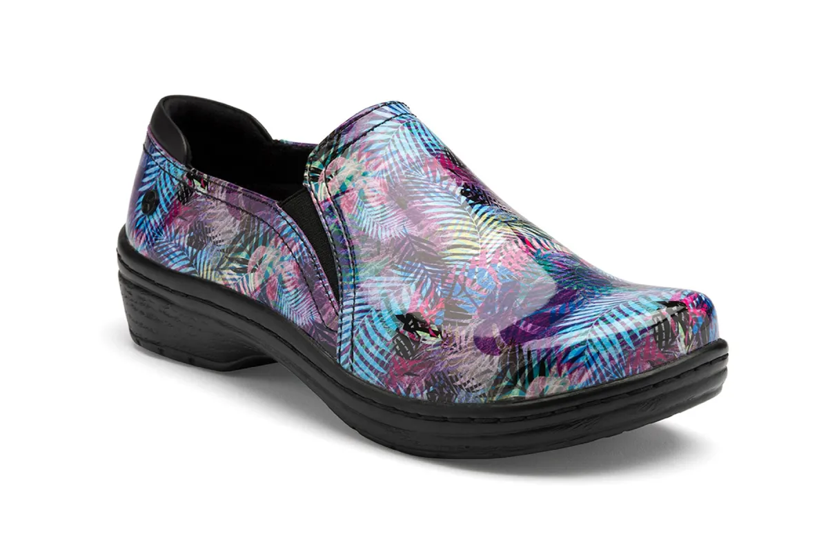 Moxy sold by The Walking Company