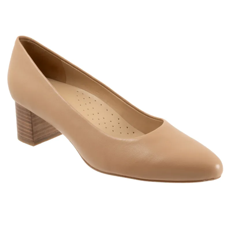 Kari sold by The Walking Company