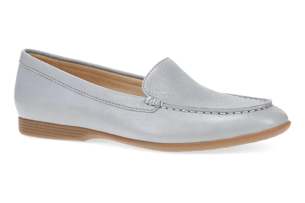 Lorri sold by The Walking Company