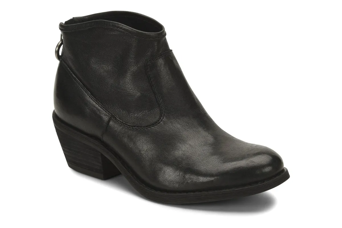 Aisley sold by The Walking Company