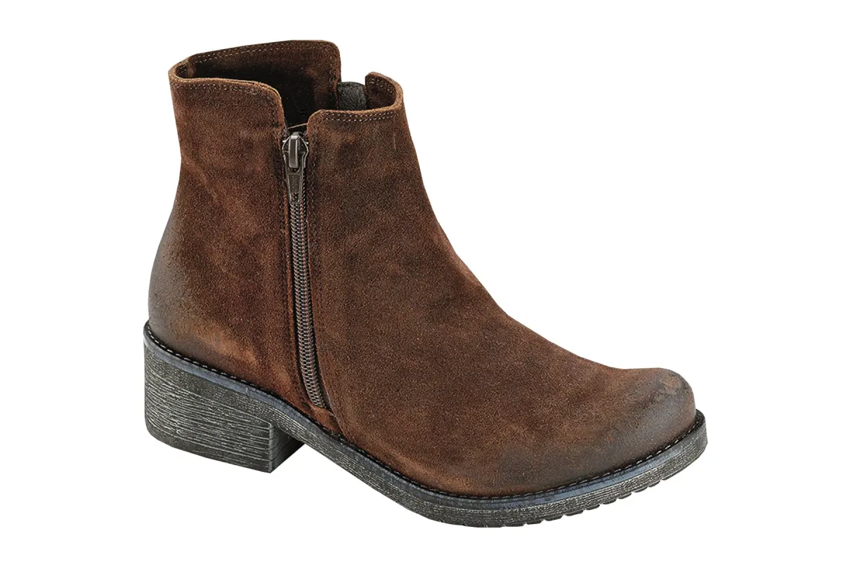 Wander sold by The Walking Company