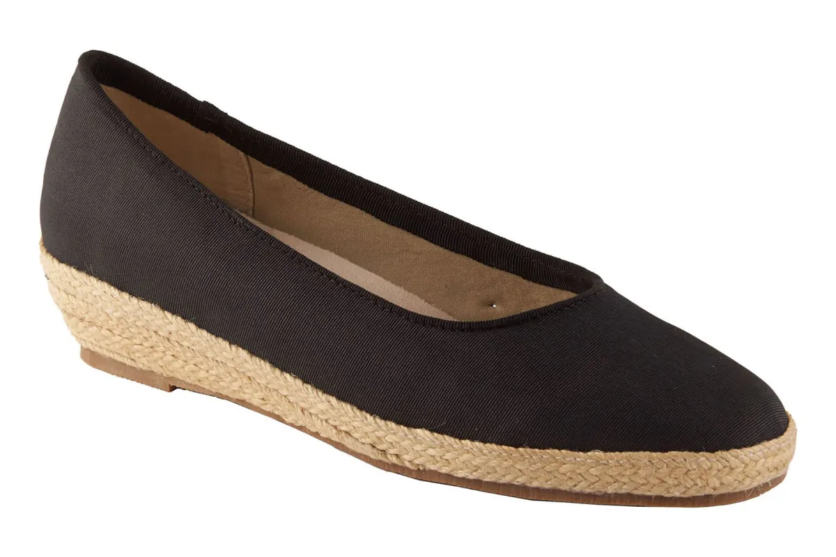 Stroll sold by The Walking Company