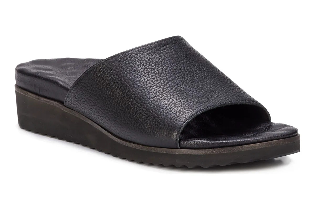 Heston sold by The Walking Company