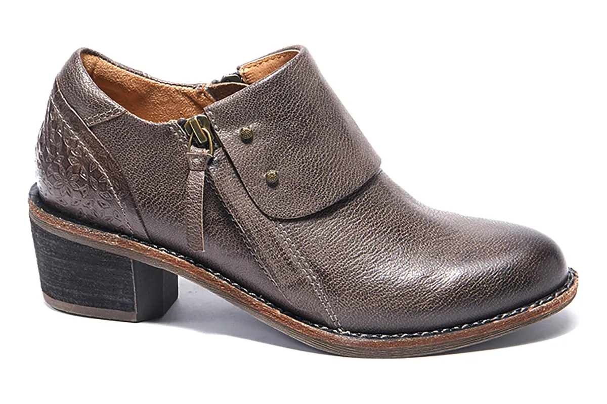 Michelle sold by The Walking Company