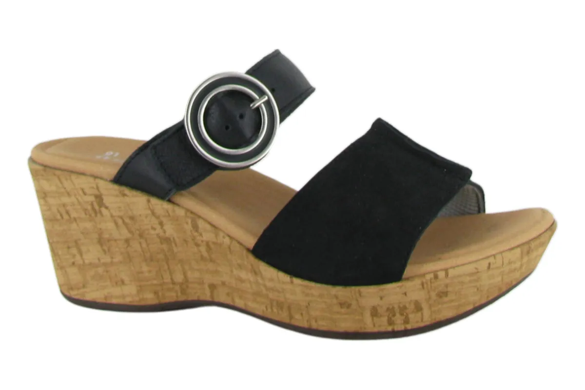 Breezy sold by The Walking Company