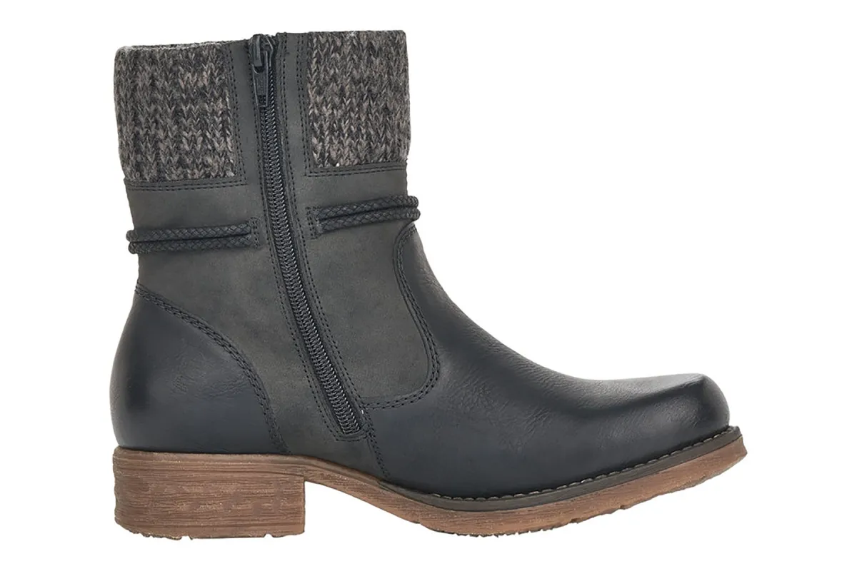 Fee 88 sold by The Walking Company