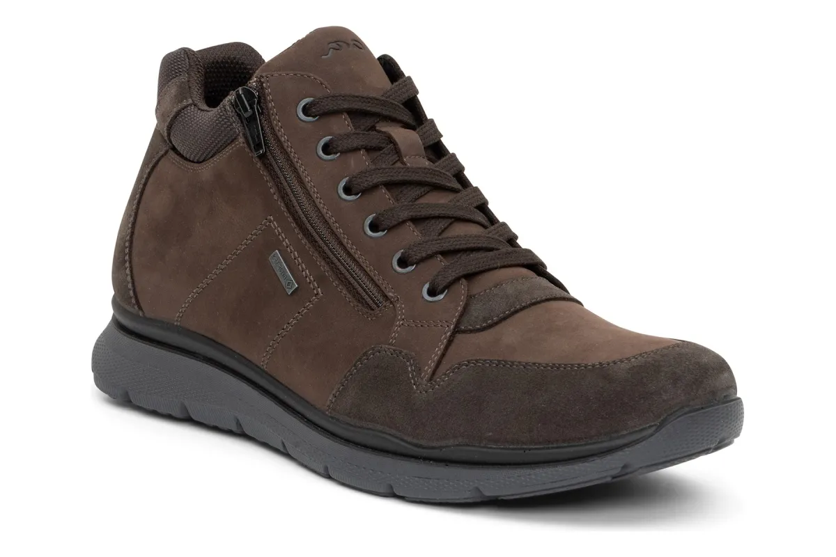 Braxton sold by The Walking Company