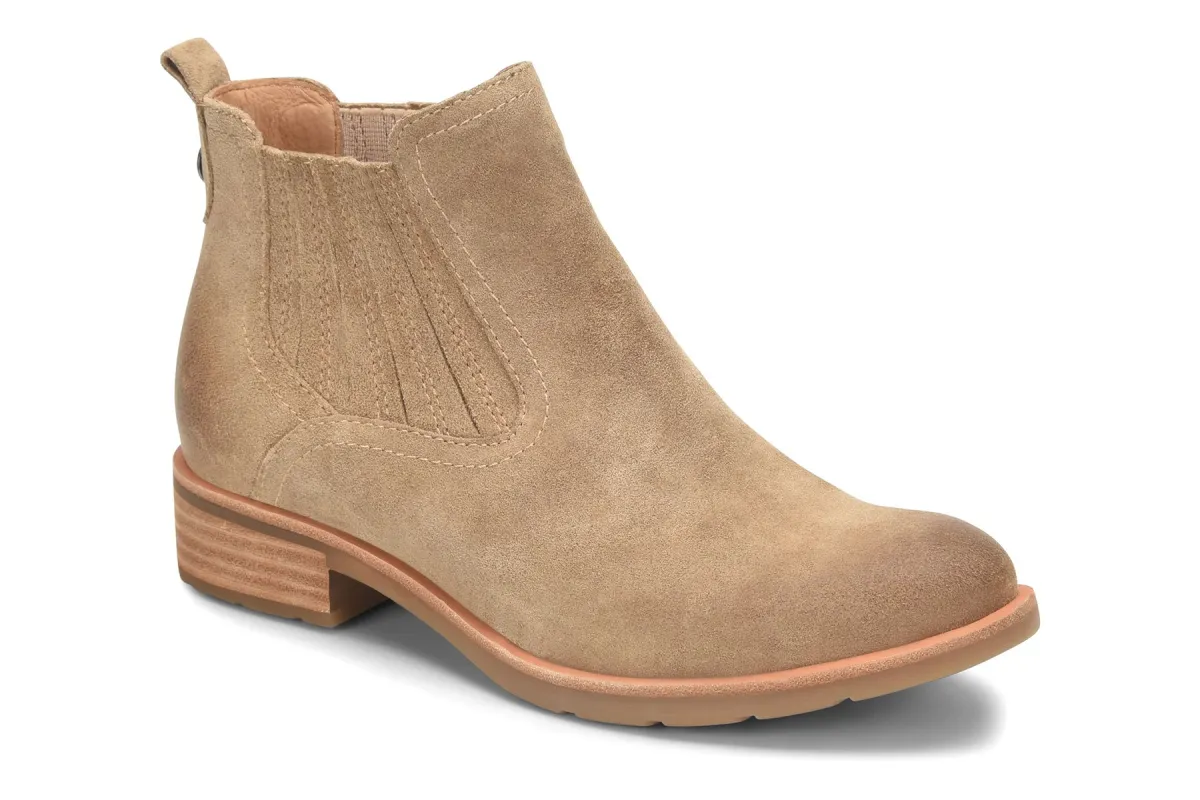 Bellis III sold by The Walking Company