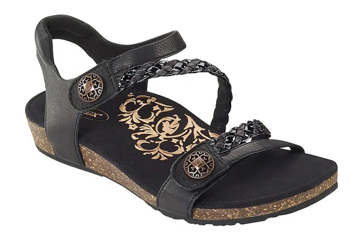 Jillian sold by The Walking Company