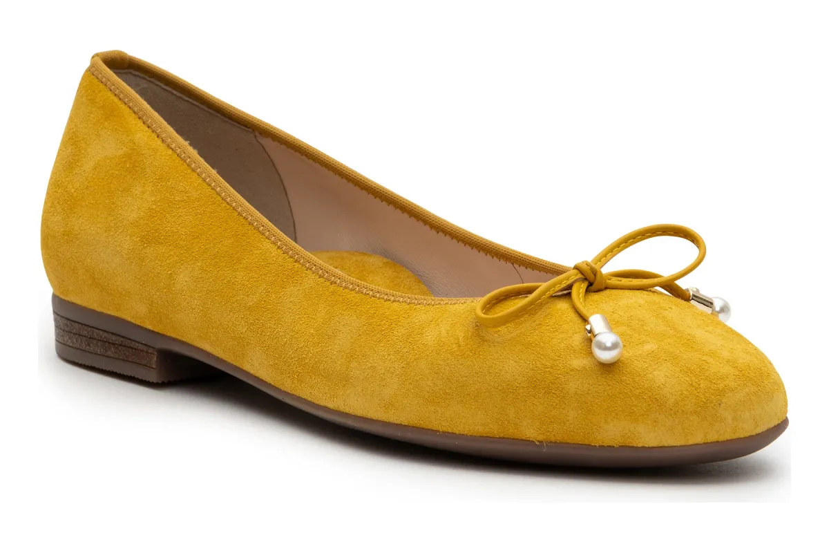 Scout sold by The Walking Company