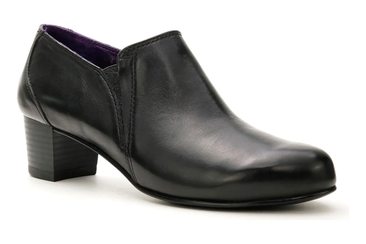 Classico sold by The Walking Company
