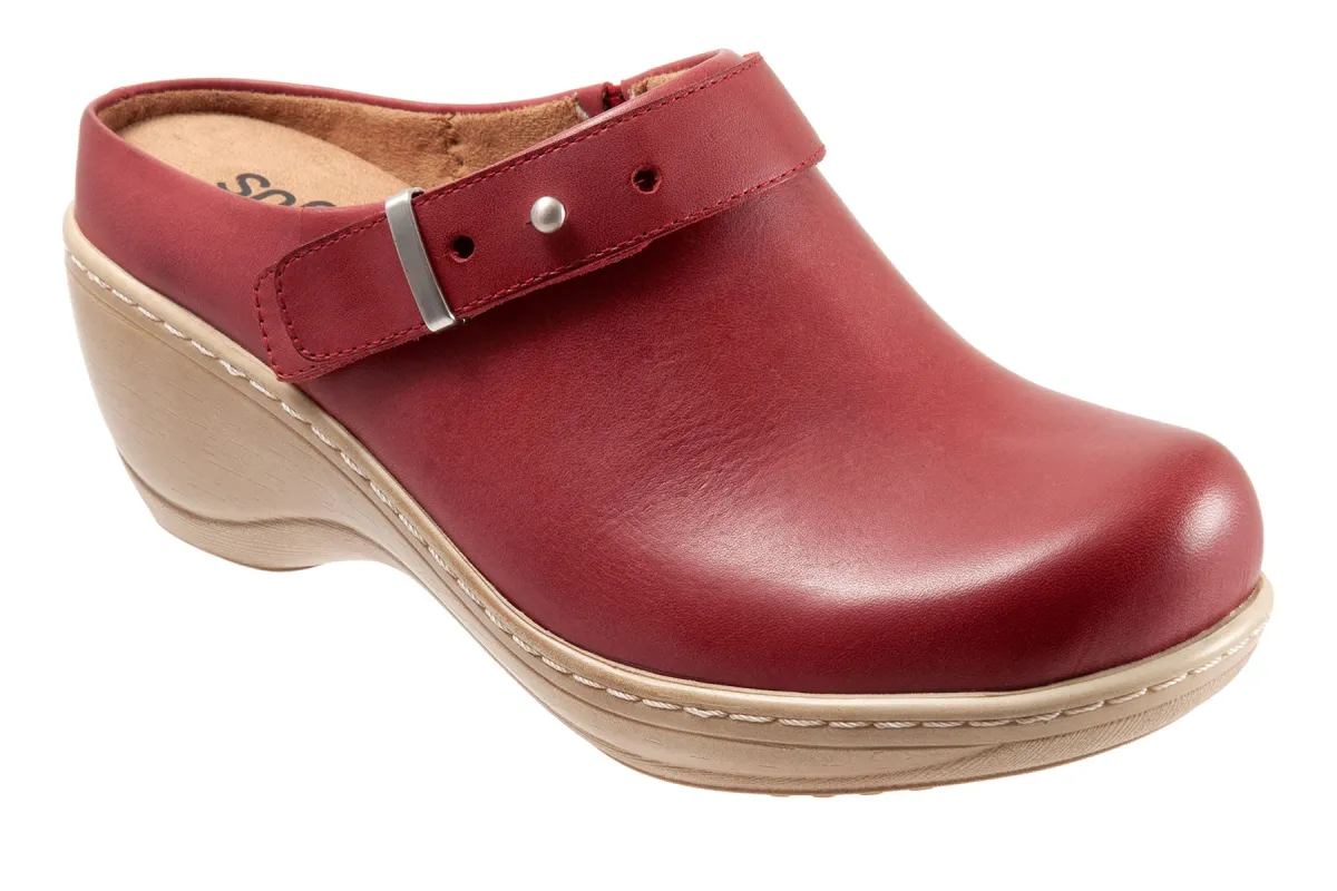 Marquette sold by The Walking Company