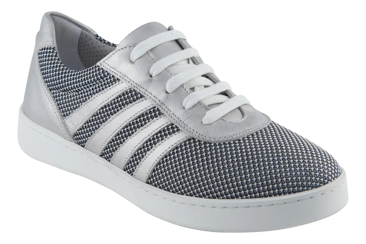 Cascade sold by The Walking Company